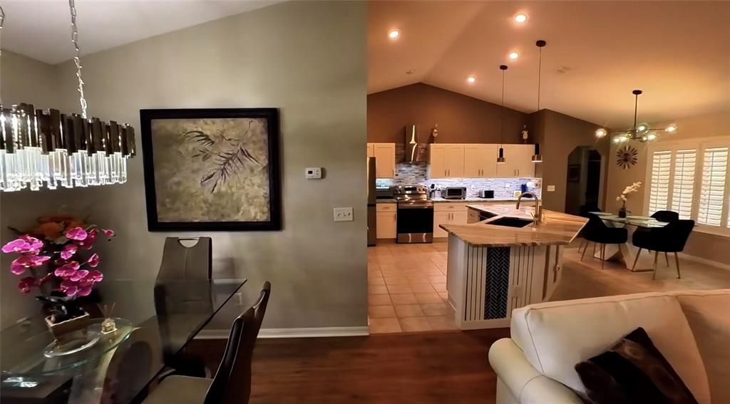En Venta: $374,900 (3 camas, 3 baños, 2001 Pies cuadrados)