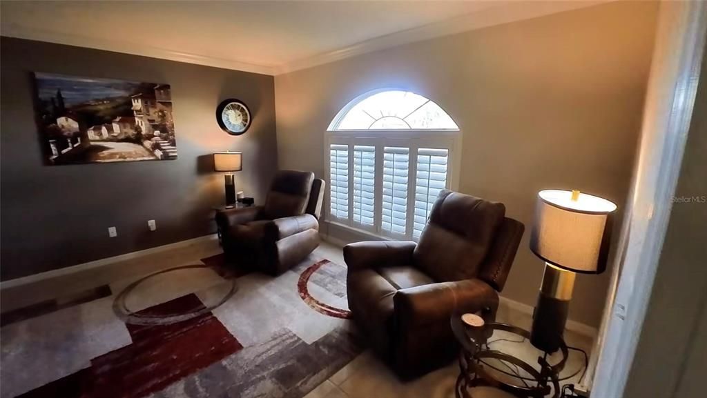 En Venta: $374,900 (3 camas, 3 baños, 2001 Pies cuadrados)