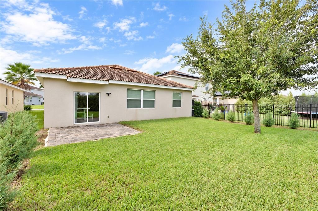 For Sale: $359,900 (4 beds, 2 baths, 1939 Square Feet)