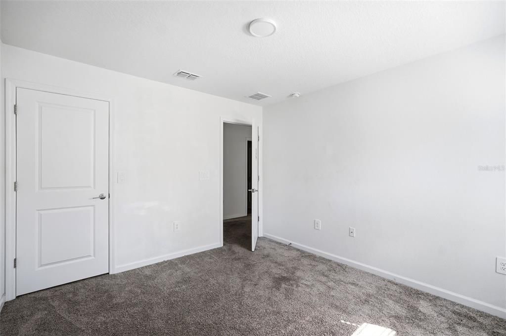 En Venta: $339,000 (5 camas, 2 baños, 2430 Pies cuadrados)