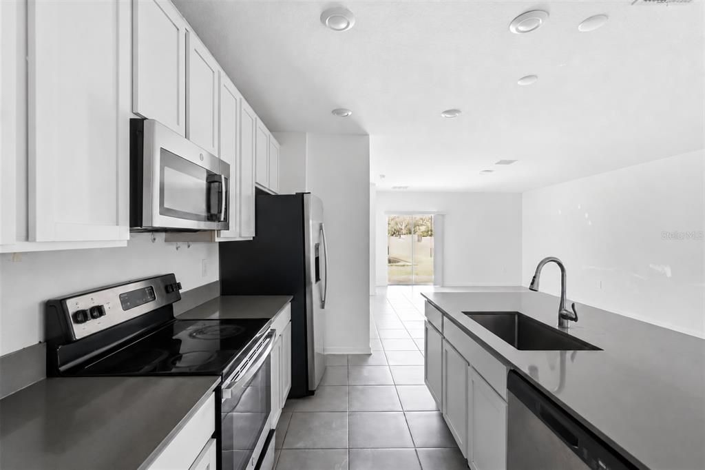 En Venta: $339,000 (5 camas, 2 baños, 2430 Pies cuadrados)