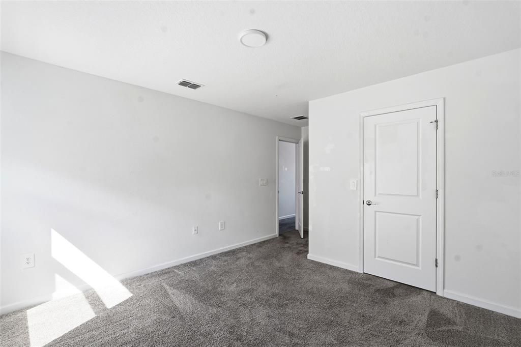 En Venta: $339,000 (5 camas, 2 baños, 2430 Pies cuadrados)