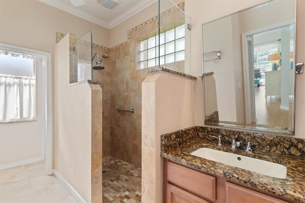 待售: $575,000 (4 贝兹, 3 浴室, 2356 平方英尺)