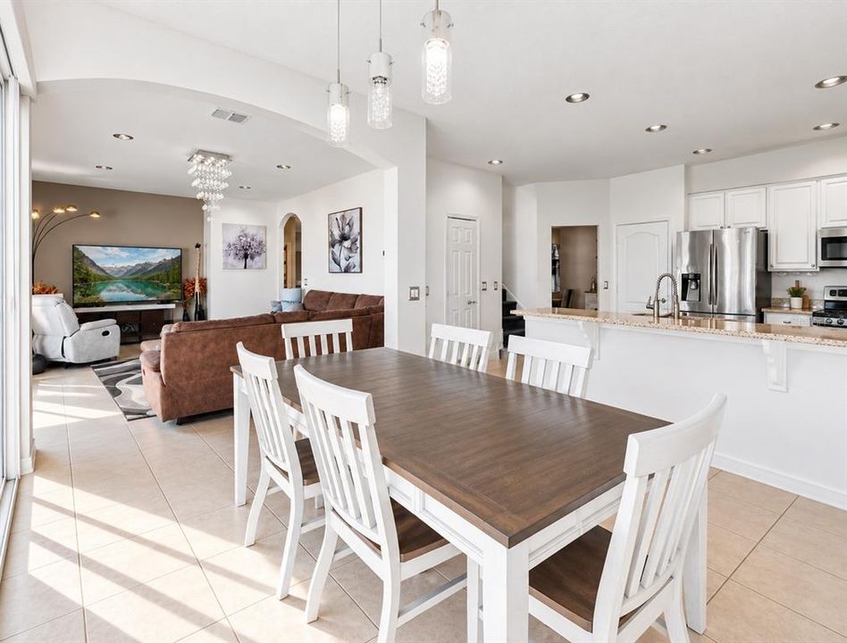 En Venta: $749,000 (5 camas, 3 baños, 3673 Pies cuadrados)