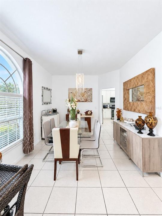 En Venta: $749,000 (5 camas, 3 baños, 3673 Pies cuadrados)