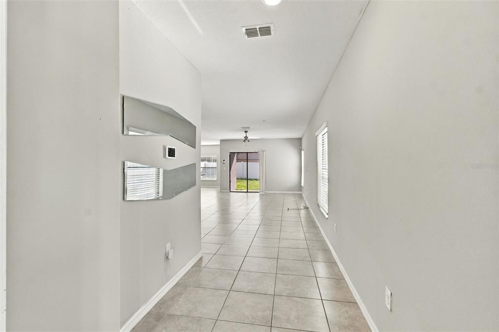 En Venta: $385,000 (4 camas, 2 baños, 2109 Pies cuadrados)