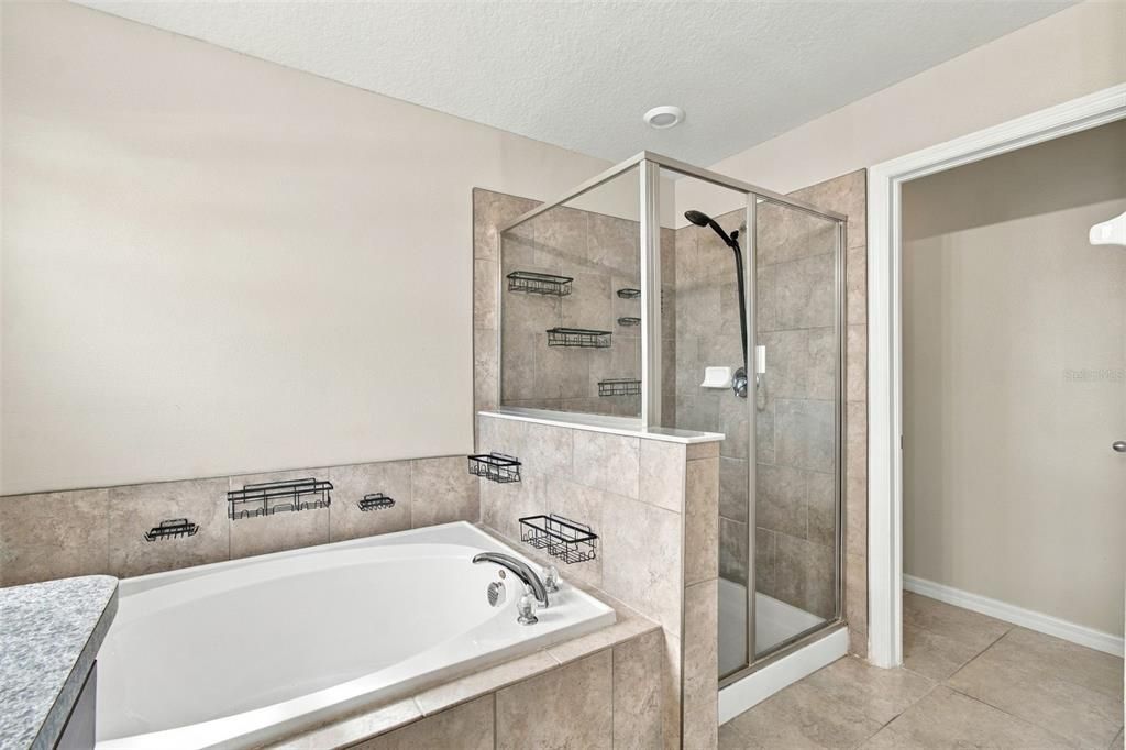 En Venta: $385,000 (4 camas, 2 baños, 2109 Pies cuadrados)