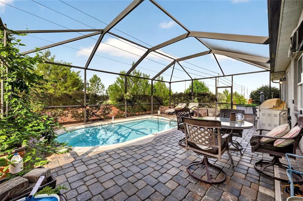 For Sale: $398,900 (2 beds, 2 baths, 2297 Square Feet)