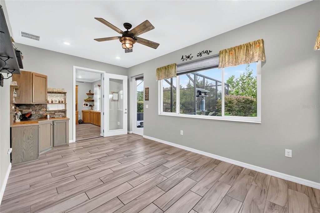 For Sale: $398,900 (2 beds, 2 baths, 2297 Square Feet)