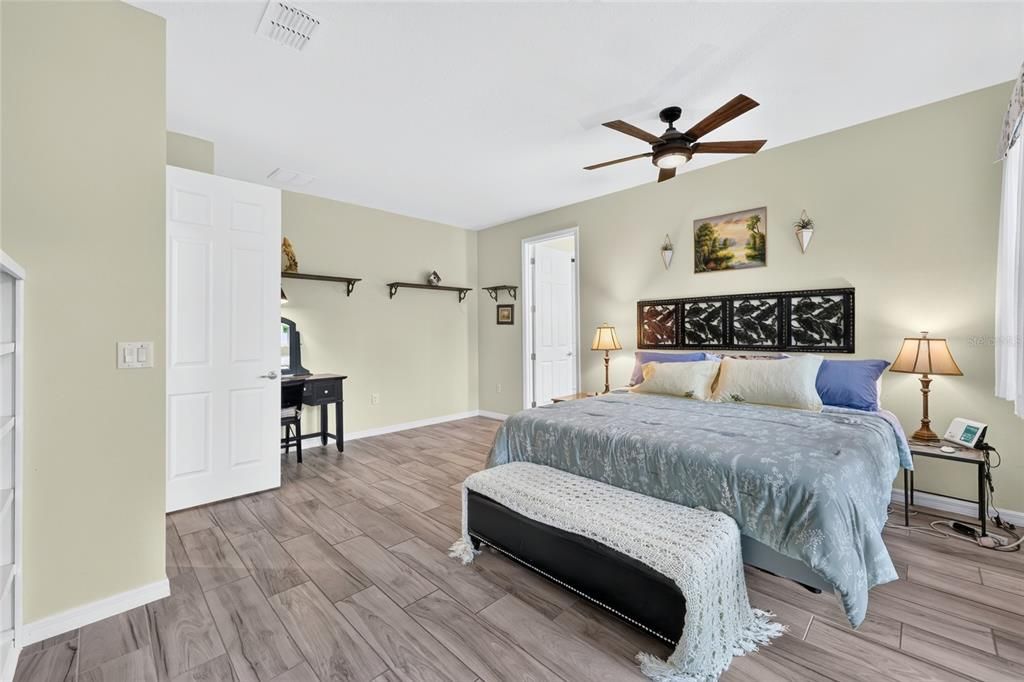 For Sale: $398,900 (2 beds, 2 baths, 2297 Square Feet)