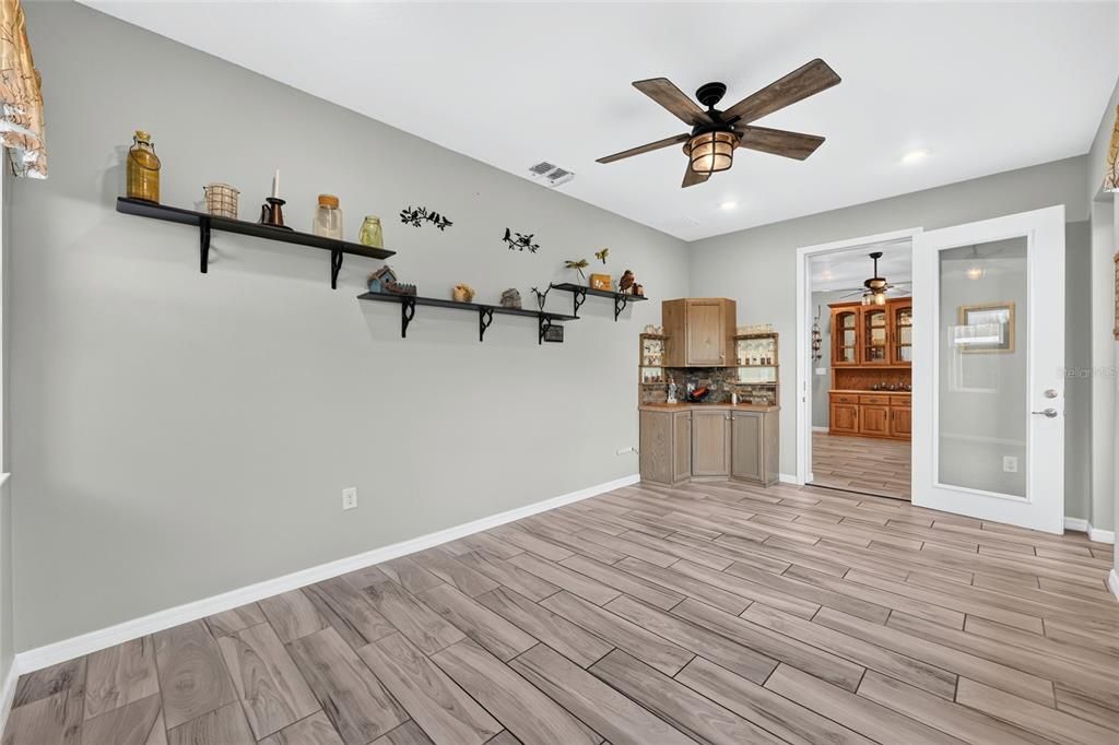 For Sale: $398,900 (2 beds, 2 baths, 2297 Square Feet)