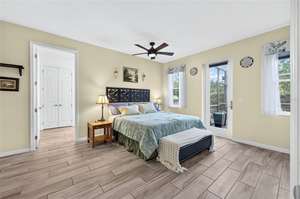 For Sale: $398,900 (2 beds, 2 baths, 2297 Square Feet)