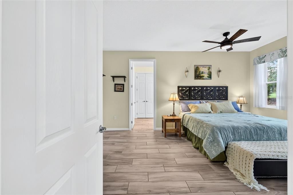 For Sale: $398,900 (2 beds, 2 baths, 2297 Square Feet)