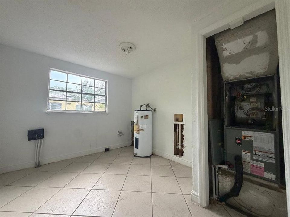 На продажу: $155,000 (2 спален, 1 ванн, 868 Квадратных фут)