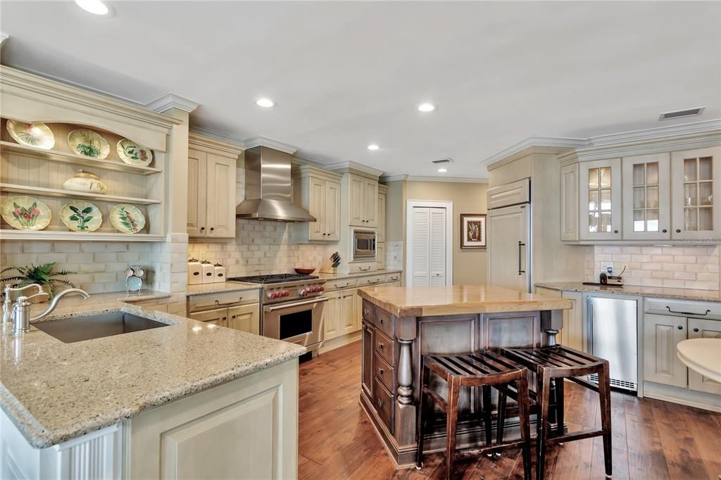 For Sale: $2,500,000 (3 beds, 3 baths, 3350 Square Feet)