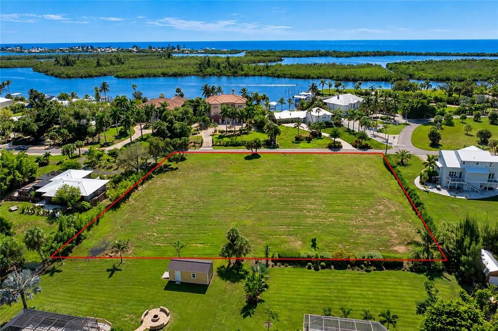 待售: $365,000 (1.20 acres)
