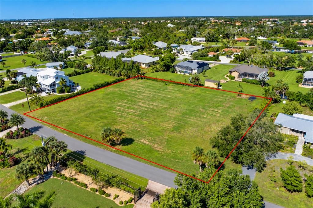 待售: $365,000 (1.20 acres)
