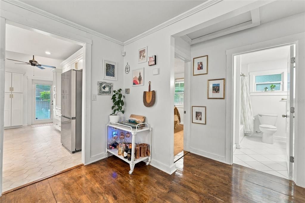На продажу: $399,000 (2 спален, 2 ванн, 1054 Квадратных фут)