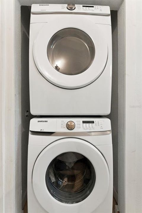 На продажу: $399,000 (2 спален, 2 ванн, 1054 Квадратных фут)