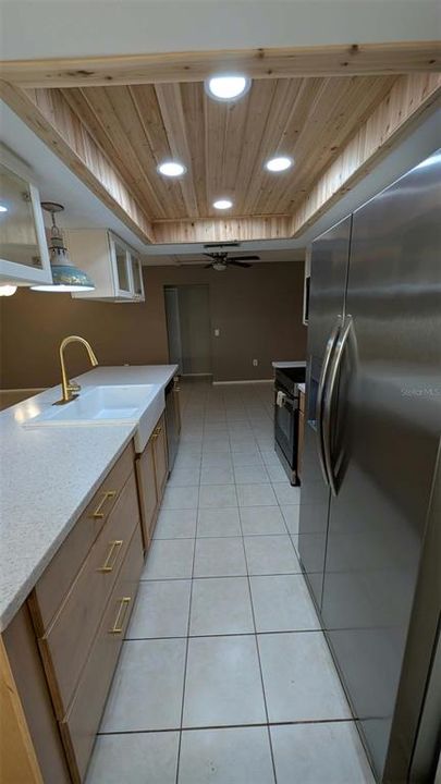 На продажу: $389,900 (4 спален, 2 ванн, 1994 Квадратных фут)