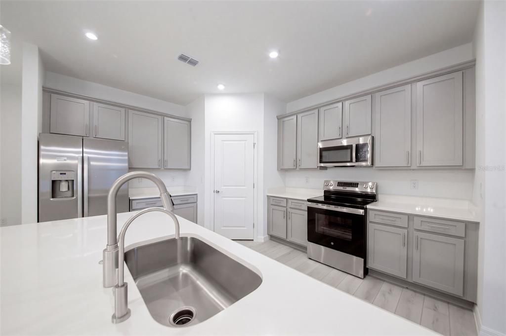 For Sale: $360,000 (3 beds, 2 baths, 2154 Square Feet)