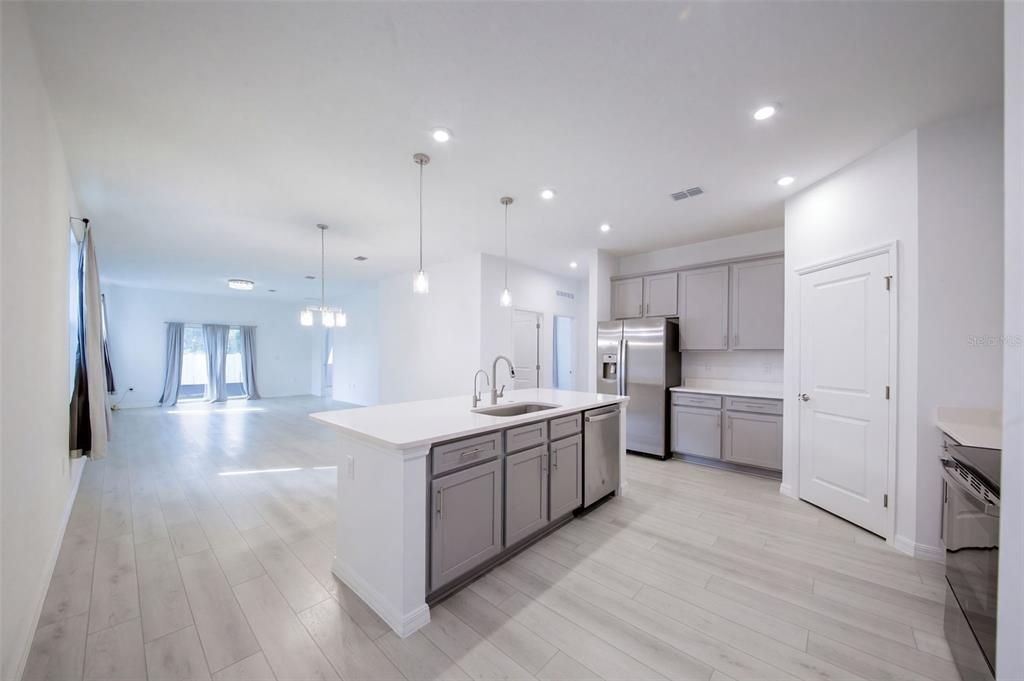 For Sale: $360,000 (3 beds, 2 baths, 2154 Square Feet)