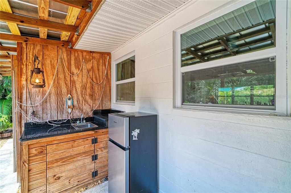 For Sale: $899,000 (3 beds, 2 baths, 1128 Square Feet)