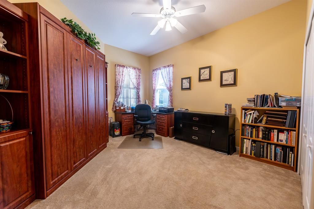 For Sale: $285,000 (2 beds, 2 baths, 1387 Square Feet)