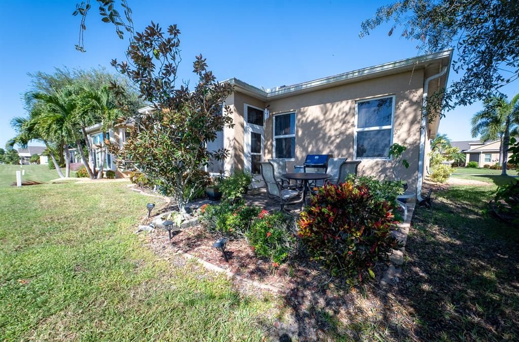 For Sale: $285,000 (2 beds, 2 baths, 1387 Square Feet)