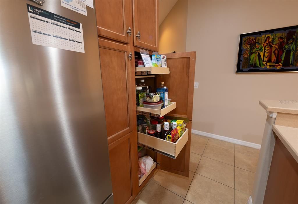 For Sale: $285,000 (2 beds, 2 baths, 1387 Square Feet)