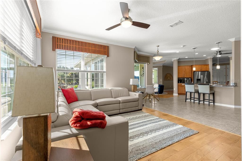 For Sale: $489,900 (3 beds, 2 baths, 2283 Square Feet)