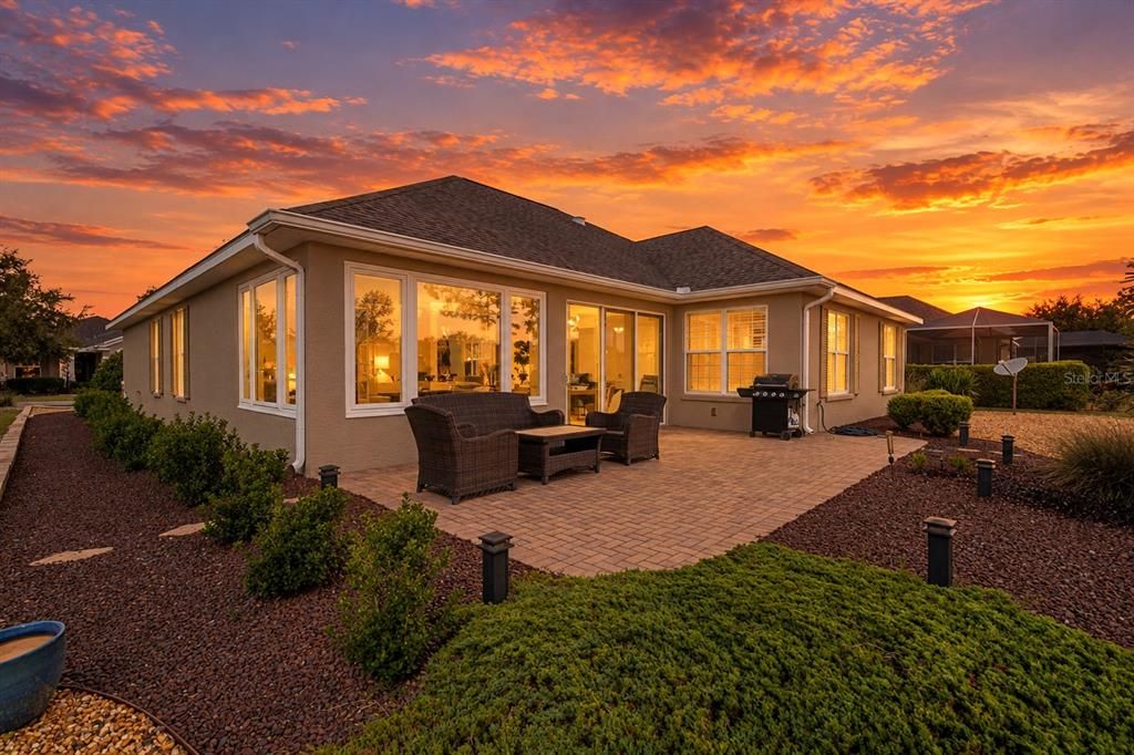 For Sale: $489,900 (3 beds, 2 baths, 2283 Square Feet)