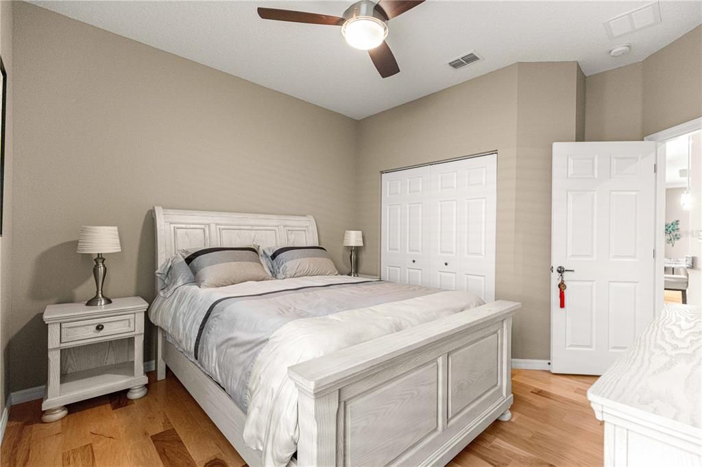 For Sale: $489,900 (3 beds, 2 baths, 2283 Square Feet)
