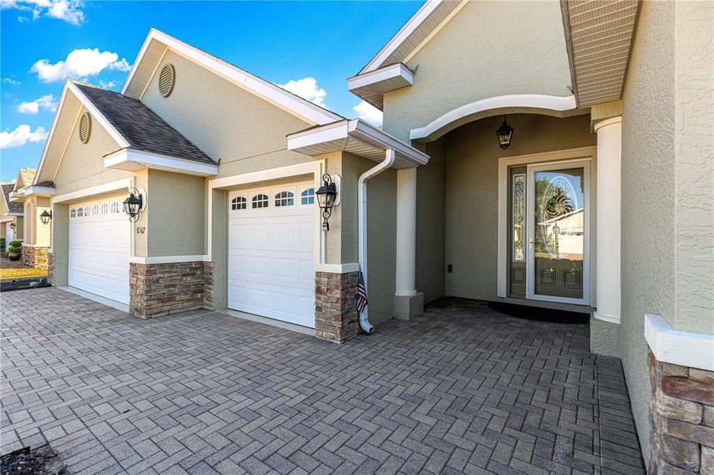 For Sale: $489,900 (3 beds, 2 baths, 2283 Square Feet)