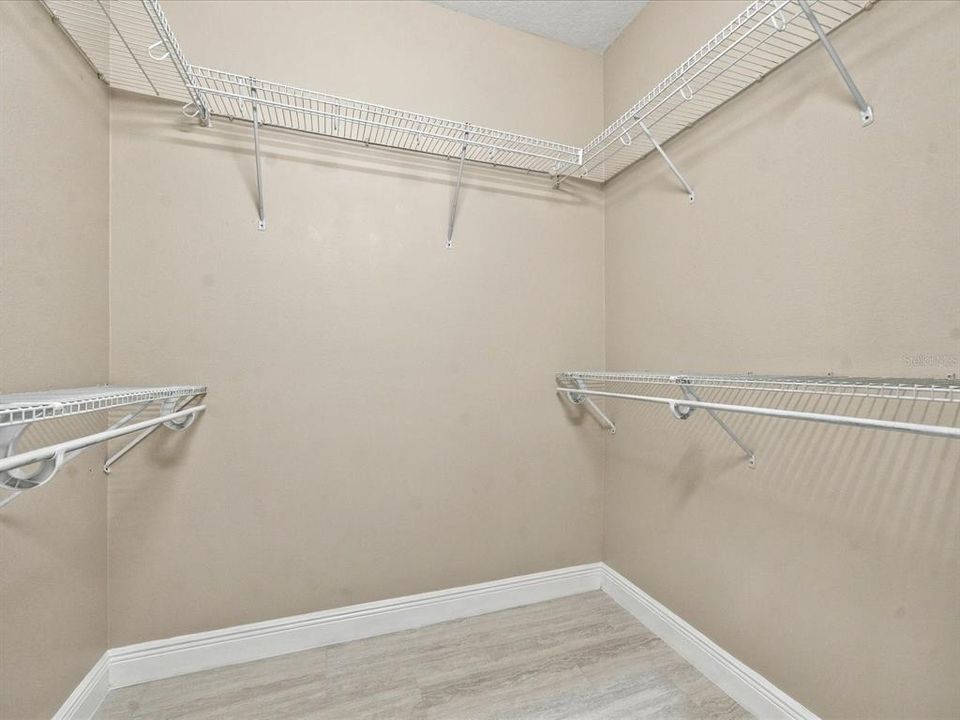 For Rent: $3,300 (3 beds, 2 baths, 2042 Square Feet)