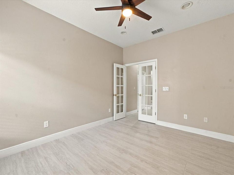 For Rent: $3,300 (3 beds, 2 baths, 2042 Square Feet)