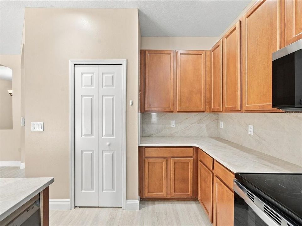 For Rent: $3,300 (3 beds, 2 baths, 2042 Square Feet)