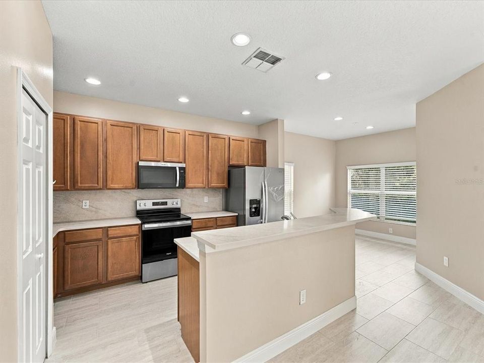 For Rent: $3,300 (3 beds, 2 baths, 2042 Square Feet)