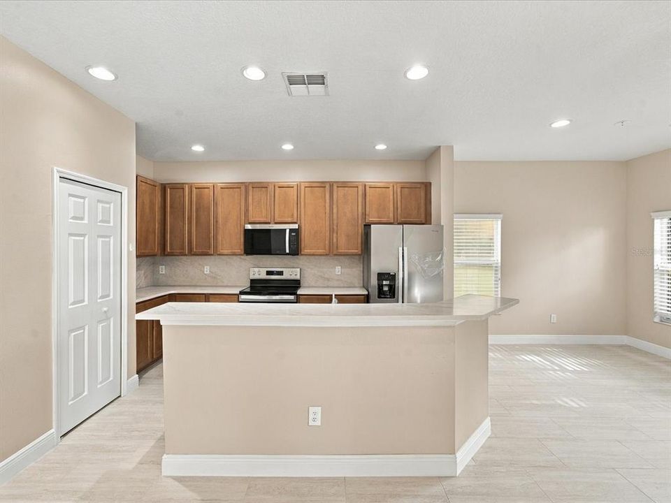 For Rent: $3,300 (3 beds, 2 baths, 2042 Square Feet)
