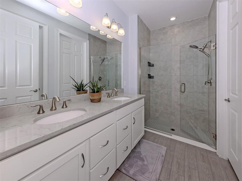 For Sale: $389,000 (2 beds, 2 baths, 1496 Square Feet)