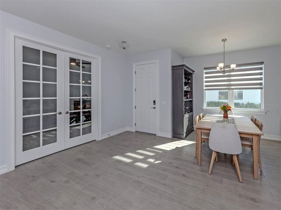 For Sale: $389,000 (2 beds, 2 baths, 1496 Square Feet)
