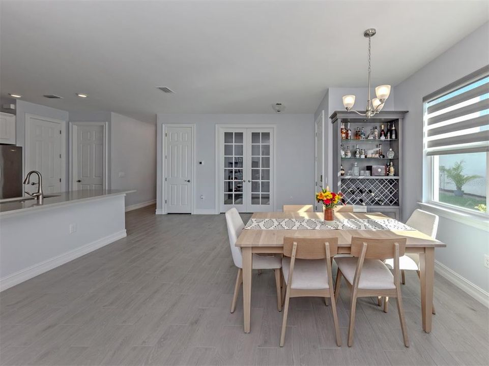 For Sale: $389,000 (2 beds, 2 baths, 1496 Square Feet)