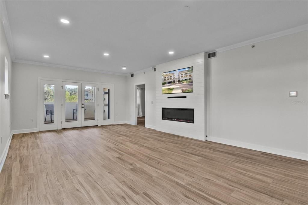 На продажу: $325,000 (3 спален, 2 ванн, 1804 Квадратных фут)