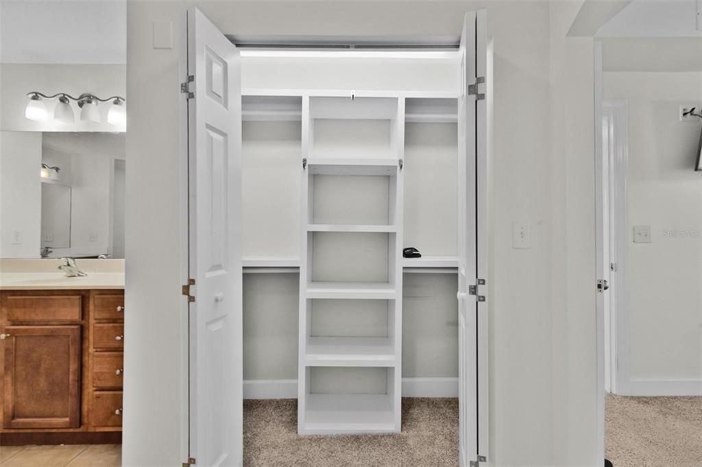 На продажу: $325,000 (3 спален, 2 ванн, 1804 Квадратных фут)