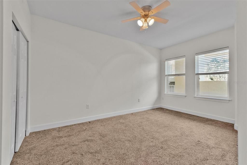 На продажу: $325,000 (3 спален, 2 ванн, 1804 Квадратных фут)
