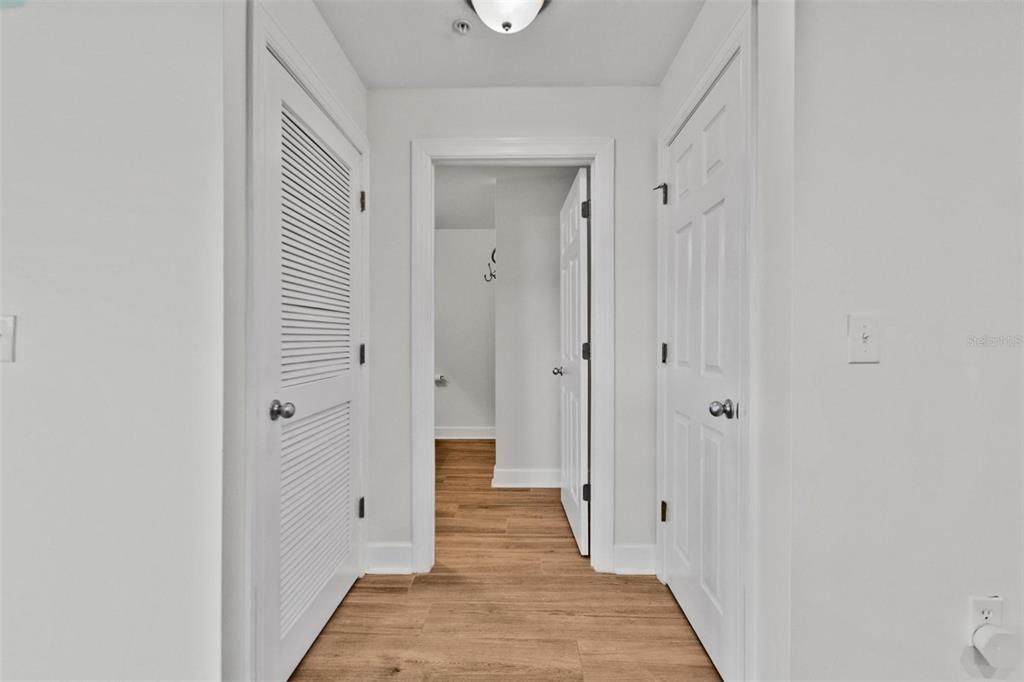 На продажу: $325,000 (3 спален, 2 ванн, 1804 Квадратных фут)