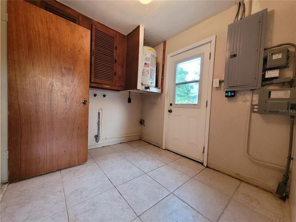 For Sale: $449,000 (4 beds, 2 baths, 2292 Square Feet)