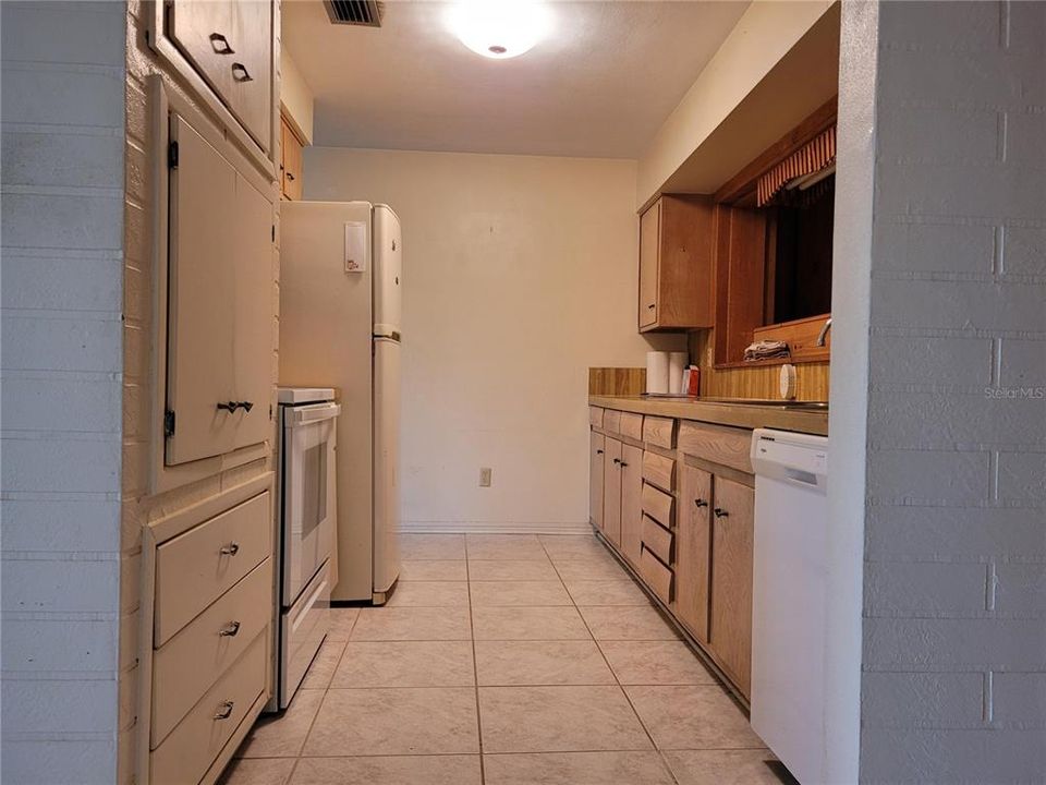 For Sale: $449,000 (4 beds, 2 baths, 2292 Square Feet)