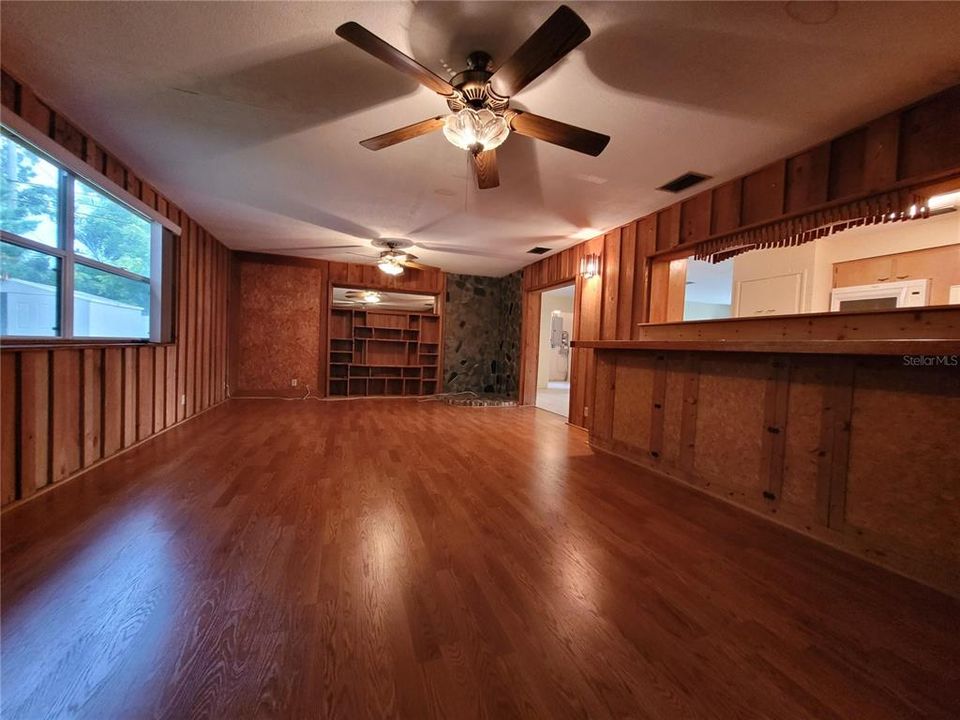 For Sale: $449,000 (4 beds, 2 baths, 2292 Square Feet)