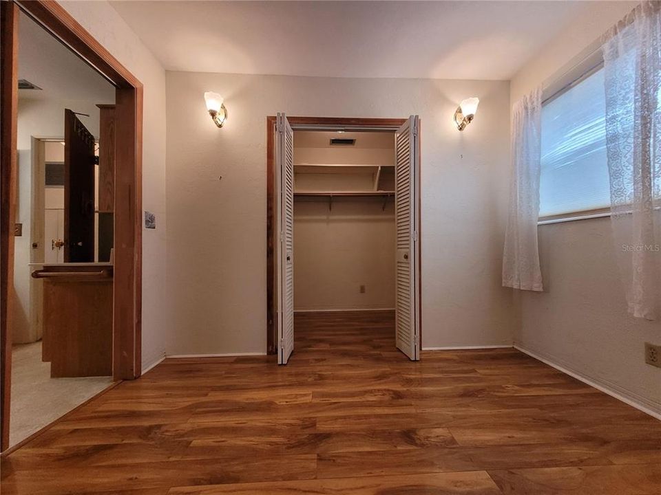 For Sale: $449,000 (4 beds, 2 baths, 2292 Square Feet)